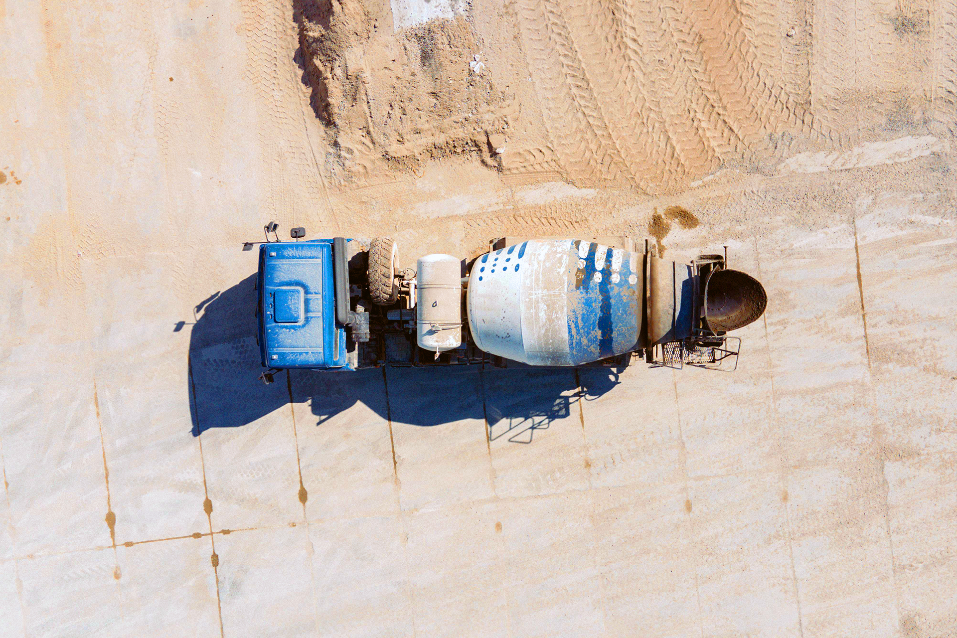 Concrete Mix Truck {{brizy_dc_image_alt imageSrc=